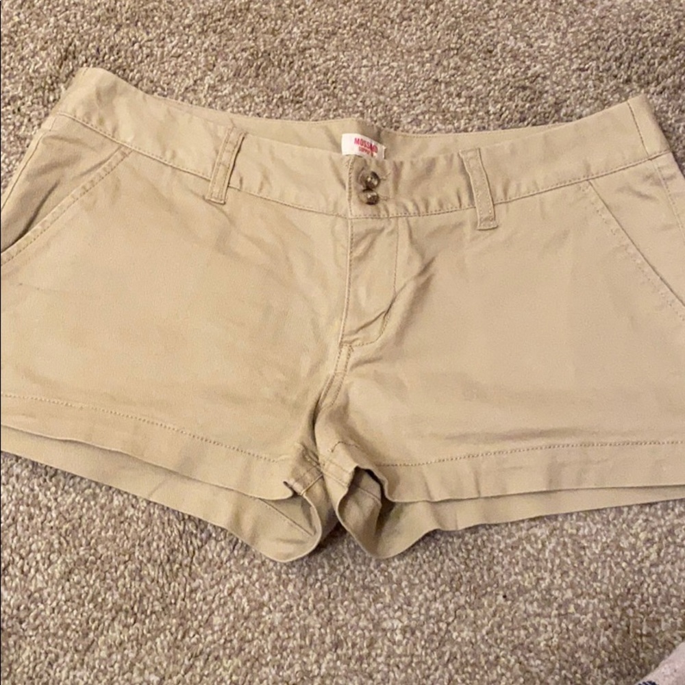 Target kaki shorts
